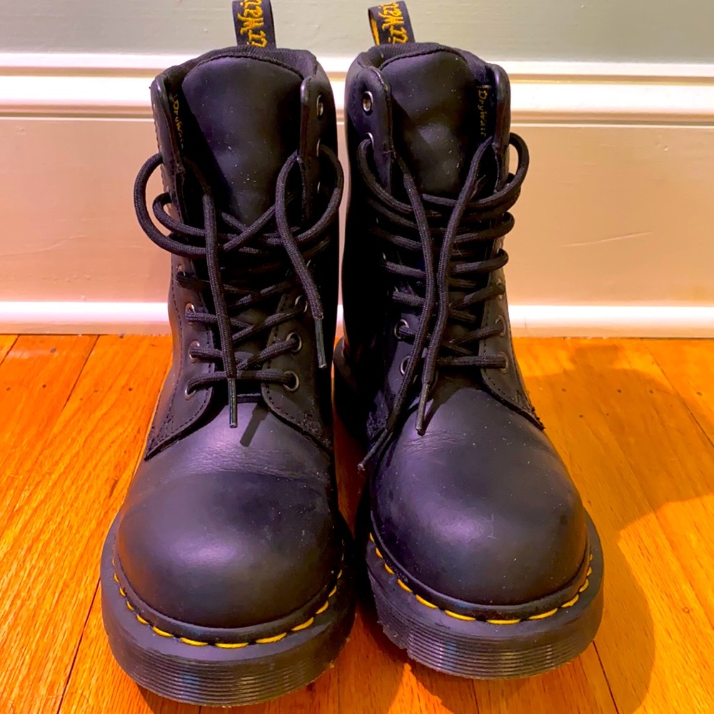Doc Martens 1460 Women’s Waterproof US 7